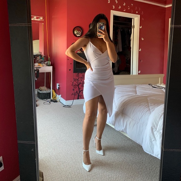 *SOLD* 🦋2/$50🦋White Wrap-Like Asymmetric Dress - Picture 1 of 1